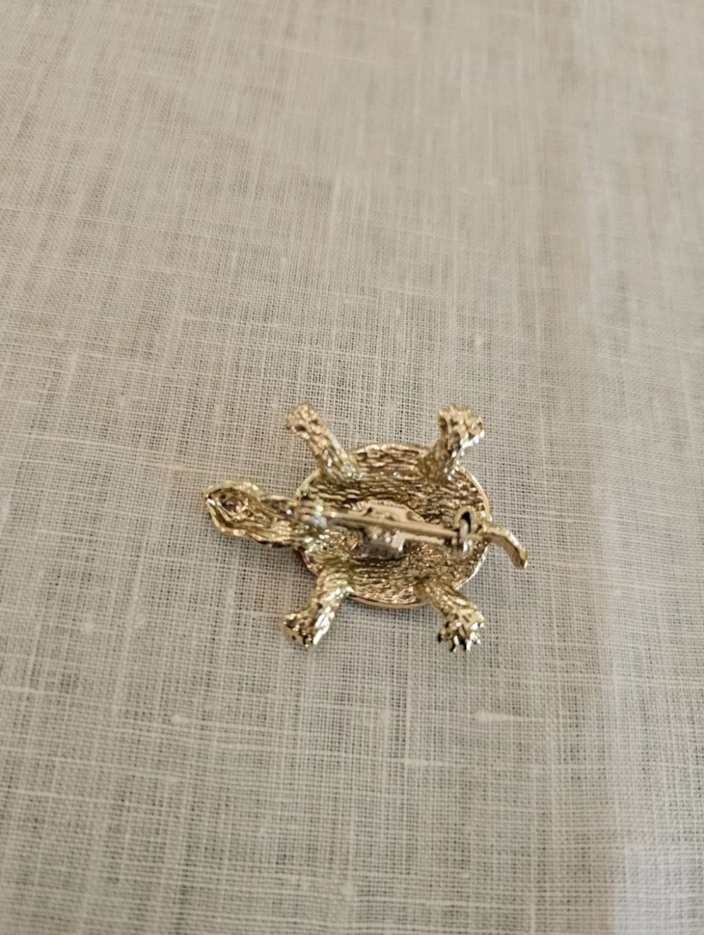 Vintage Gold Tone Turtle Brooch Pin Brown Enamel Shell Green Rhinestone Eyes